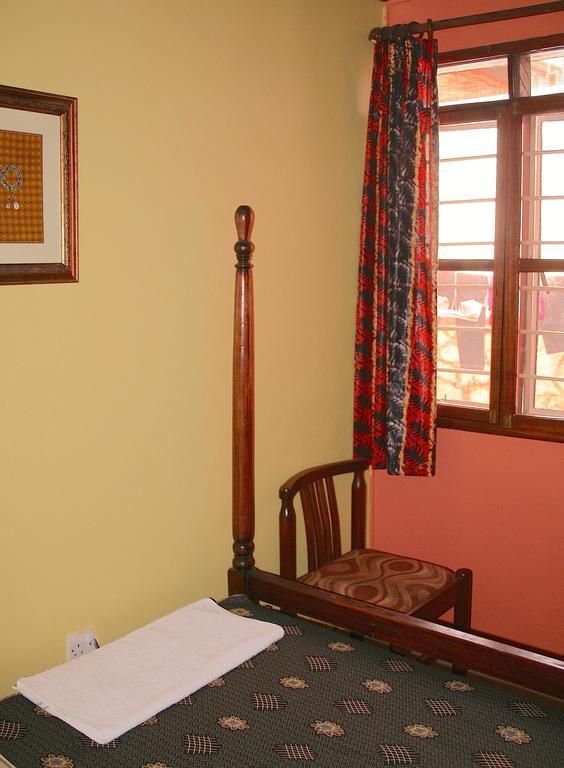 Hotel Acacia Kampala Kültér fotó