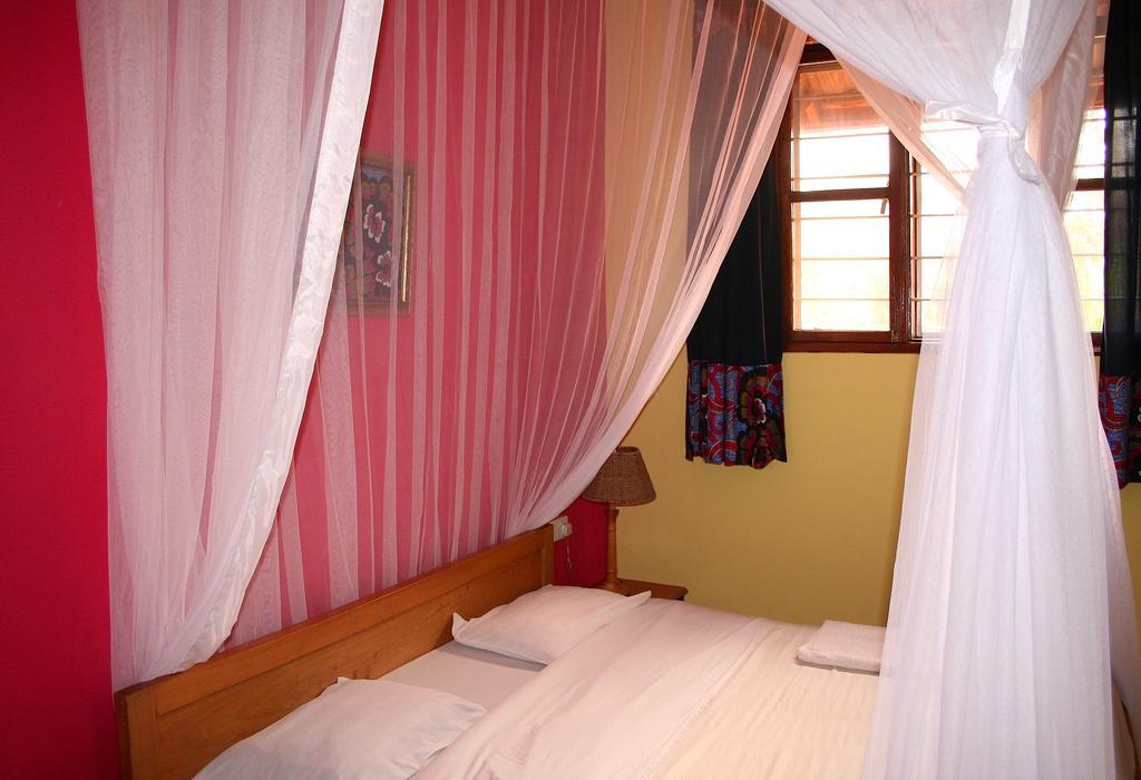 Hotel Acacia Kampala Szoba fotó