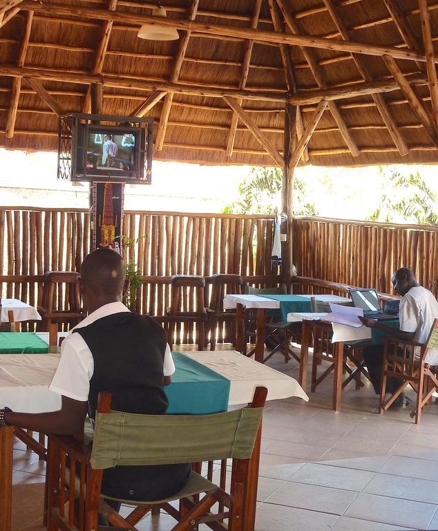 Hotel Acacia Kampala Szoba fotó