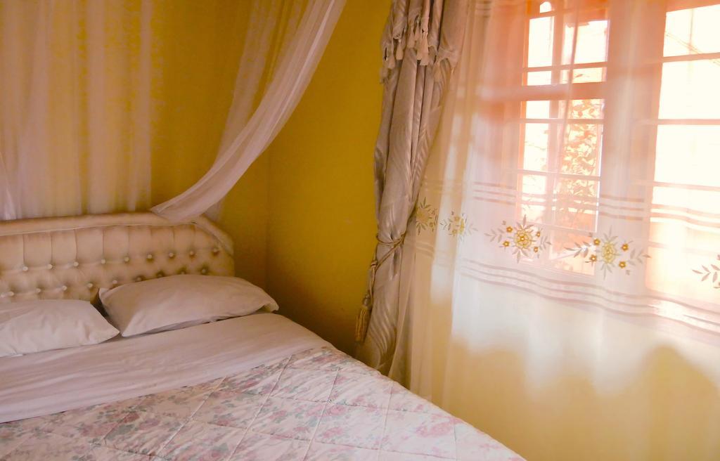 Hotel Acacia Kampala Kültér fotó
