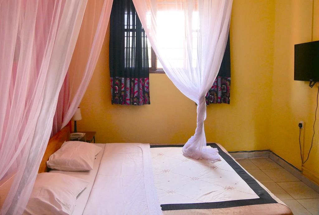 Hotel Acacia Kampala Kültér fotó