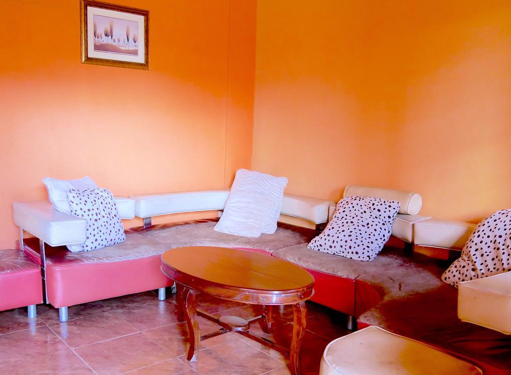 Hotel Acacia Kampala Kültér fotó