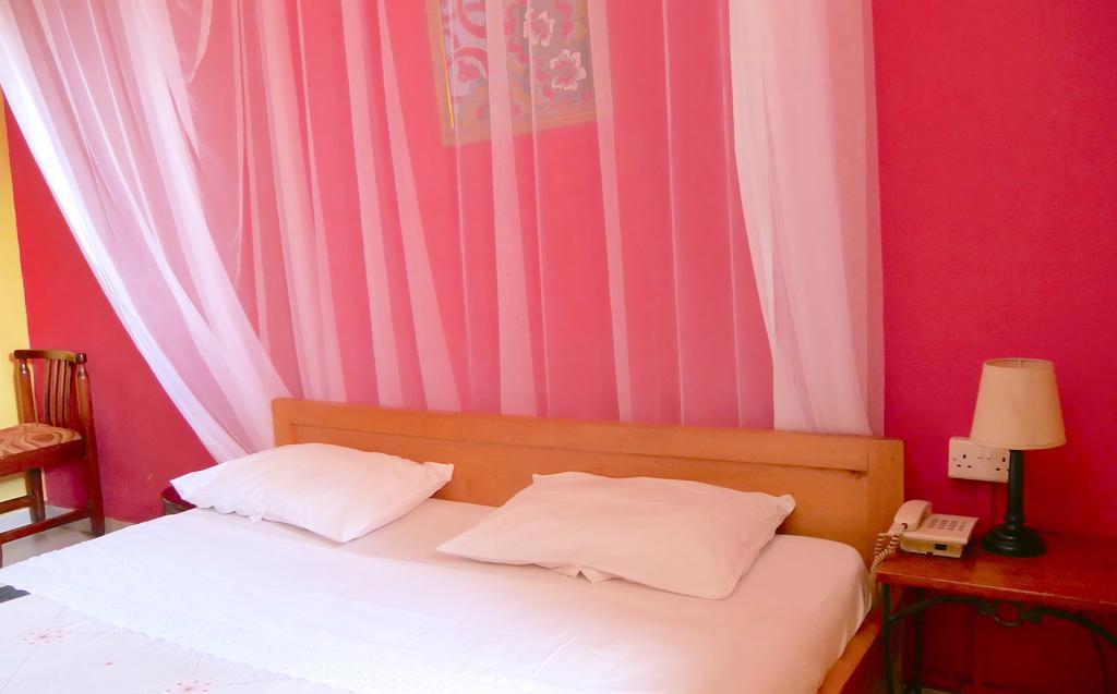 Hotel Acacia Kampala Kültér fotó